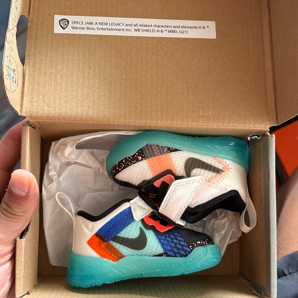 LeBron XVIII Low Summit White/Black Shoes